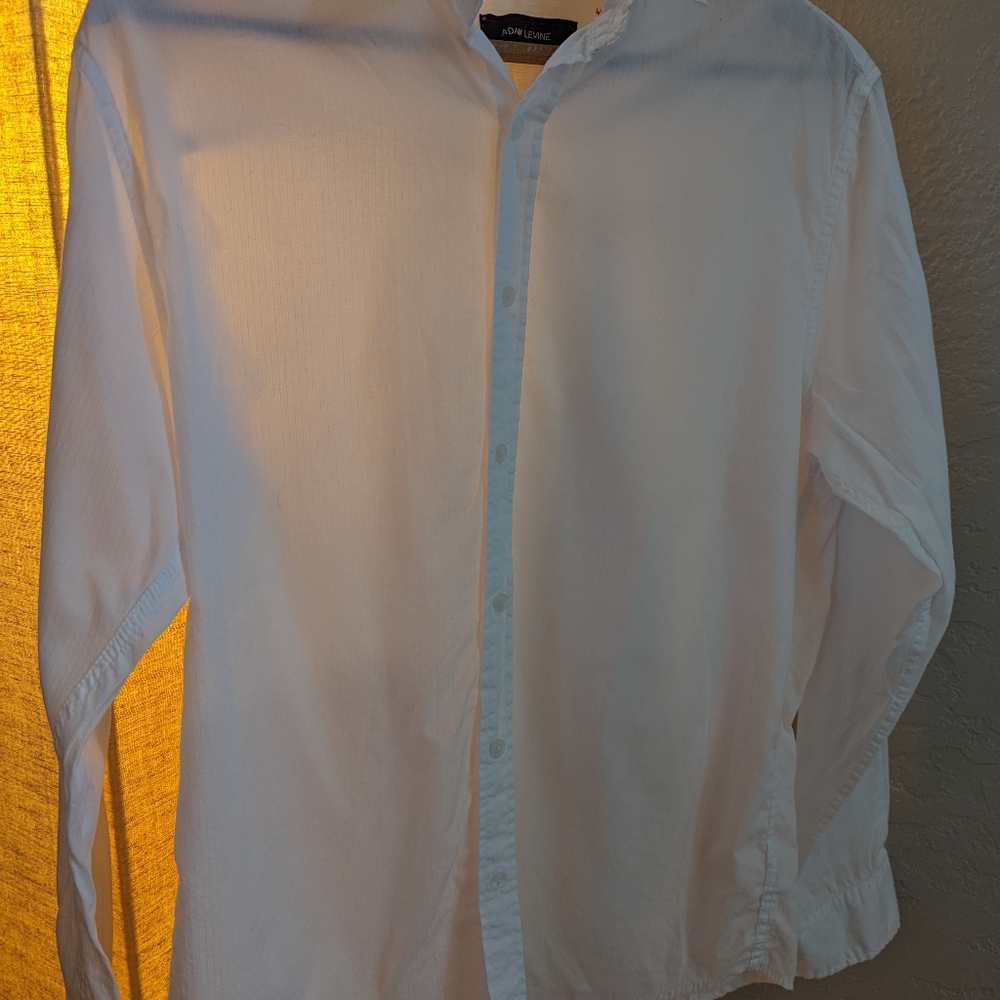 Men's Adam Levine size medium white ribbed cotton button down shirt